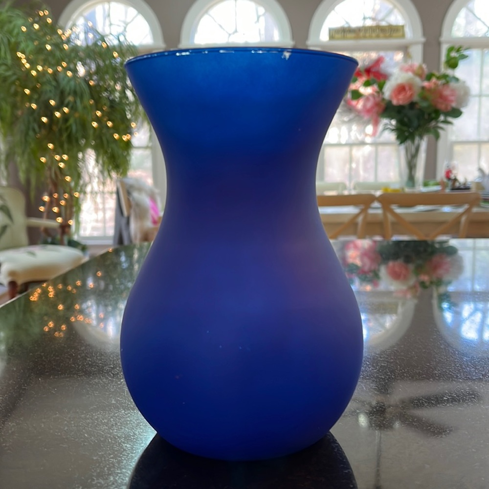 Curved Vase - Royal Blue